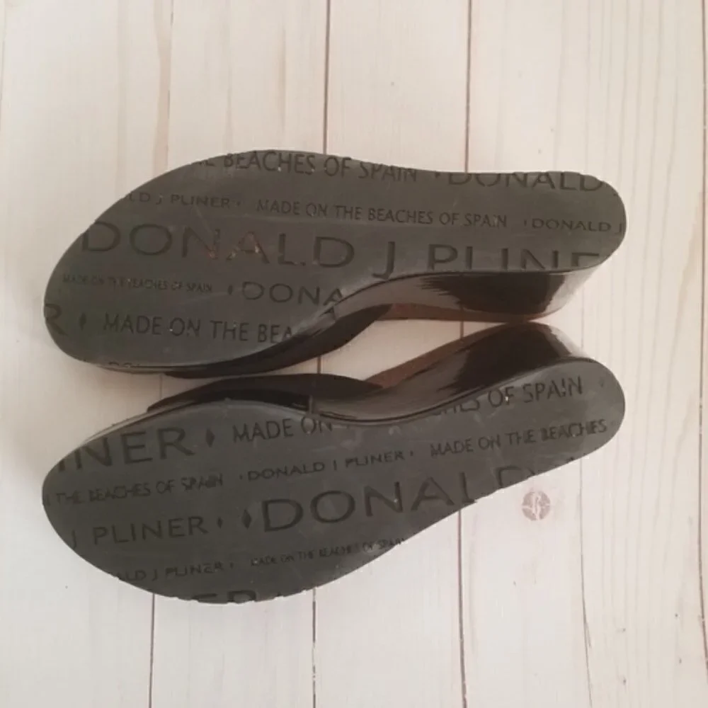 Donald Pliner Wedge Slippers (5.5)